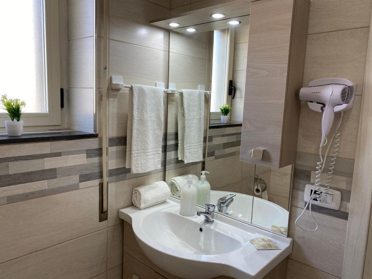 B&B Enjoy Happyness Pompeya Exterior foto